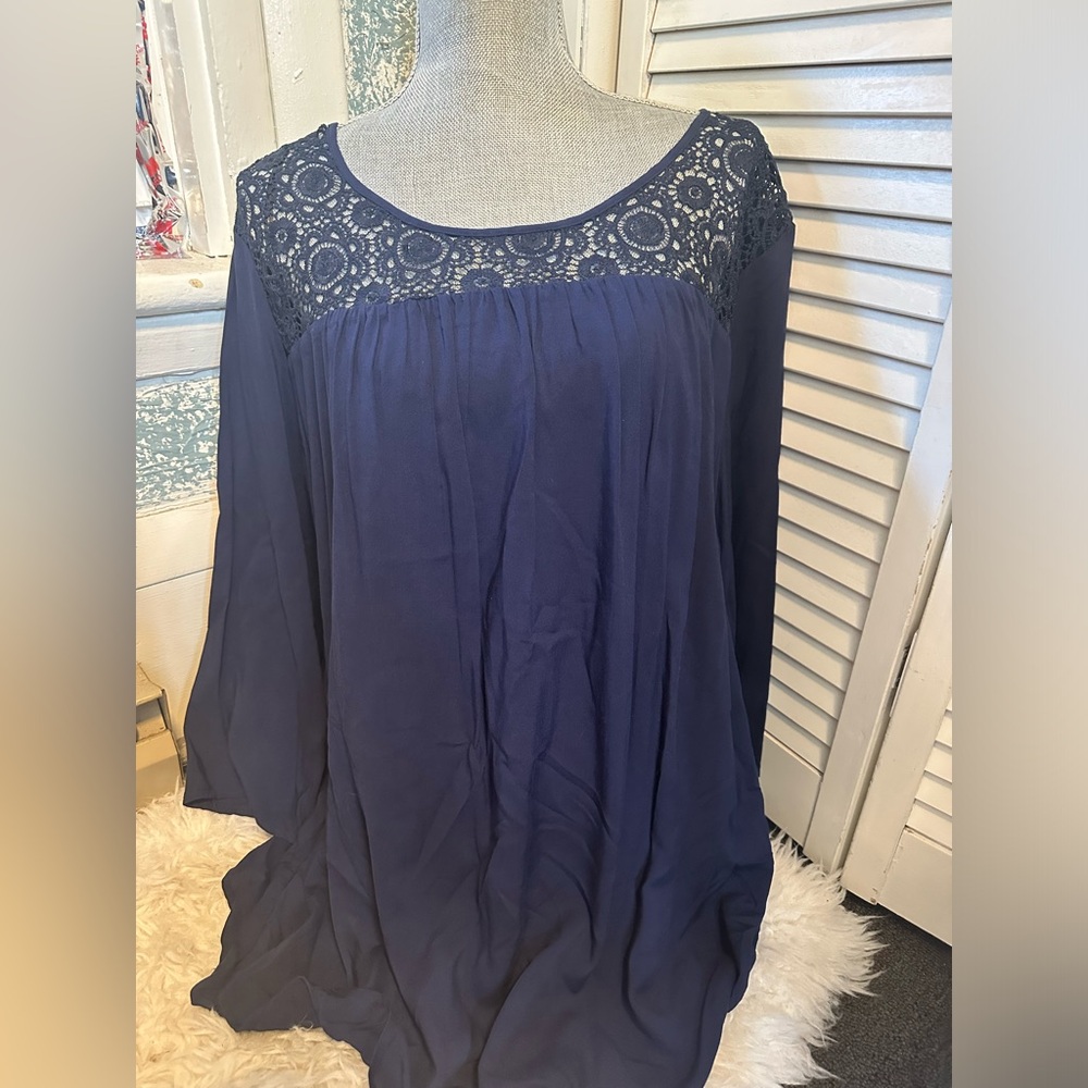 ⭐️ 3 for $20.00 SALE Women’s top
